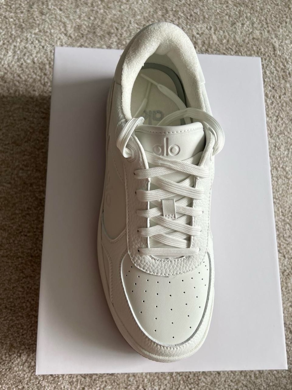 ALO Yoga Classic White Leather Sneakers - Picture 4 of 4